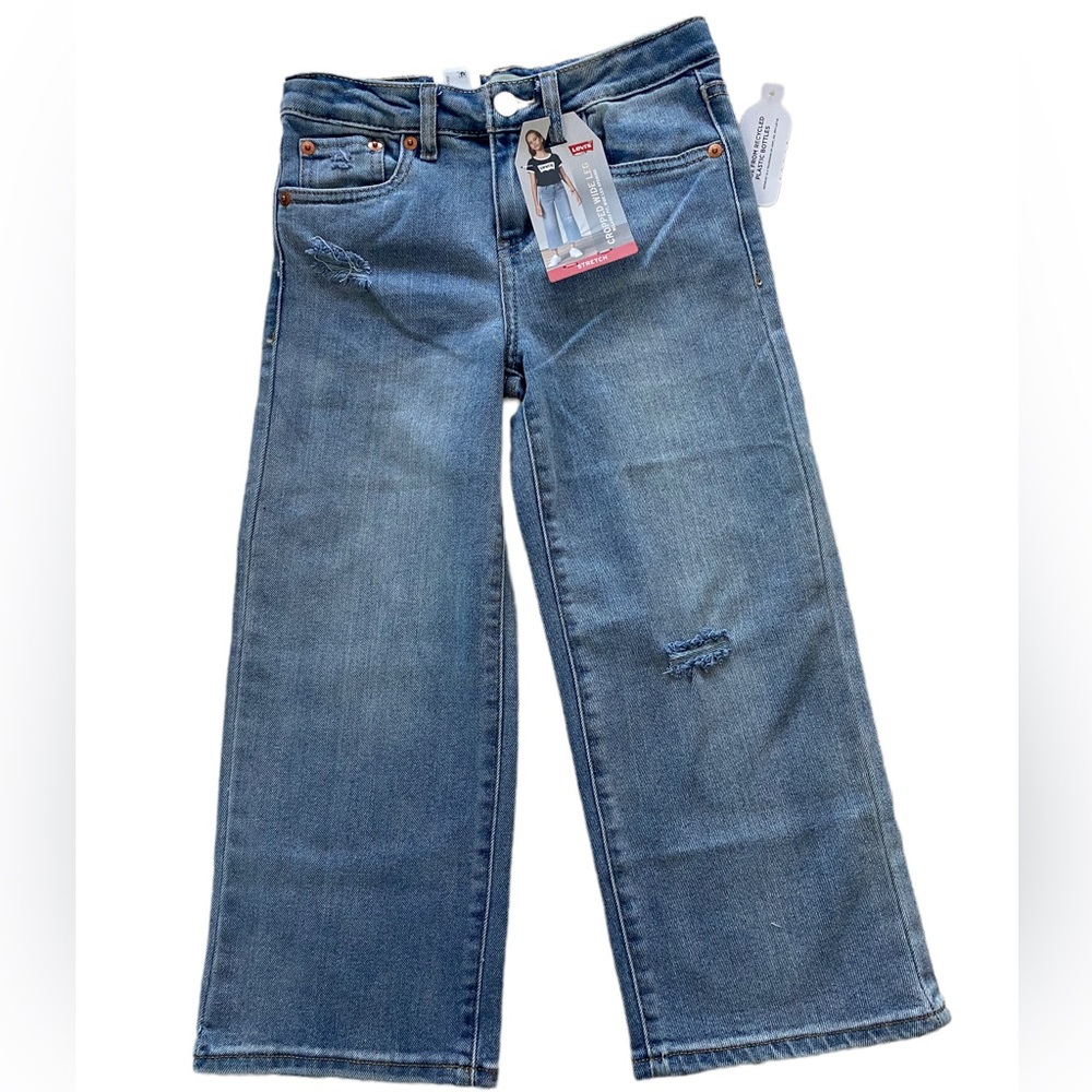 LEVI’S Girl’s Cropped Wide Leg Jeans in Light Wash Denim. Size: 8 Reg